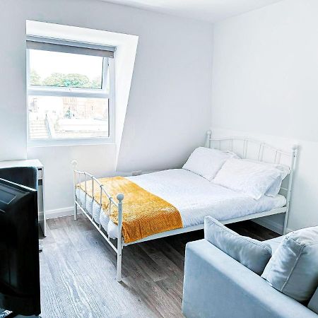 Lovely Studio Apartment Maidstone Eksteriør billede