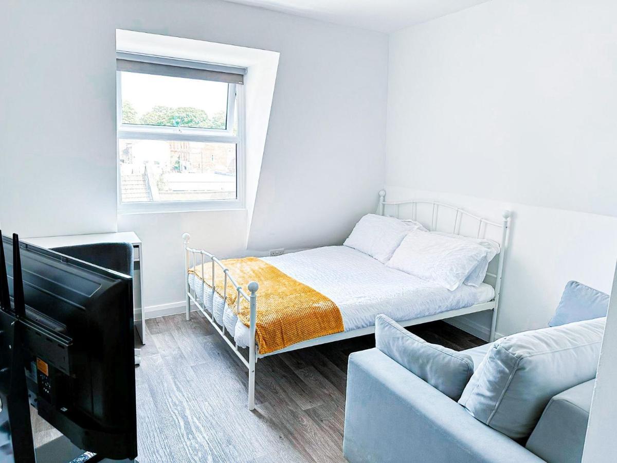 Lovely Studio Apartment Maidstone Eksteriør billede